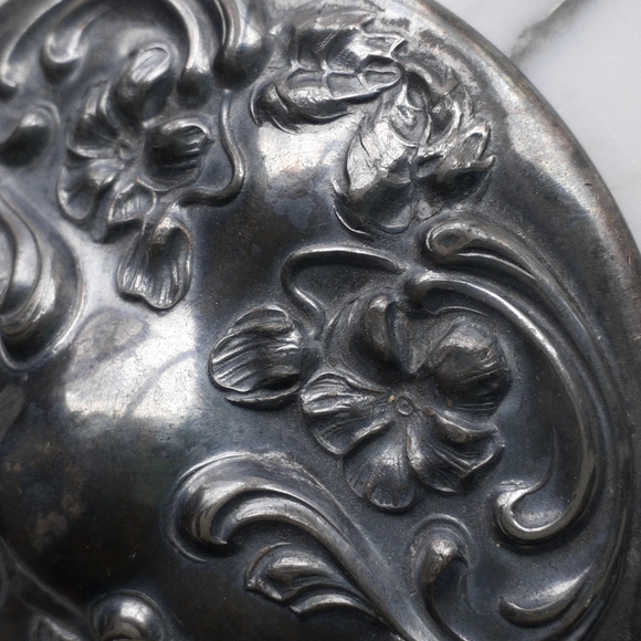 Victorian Silver-Plated Repousse Jewelry Cask/Box - Picture 5 of 10